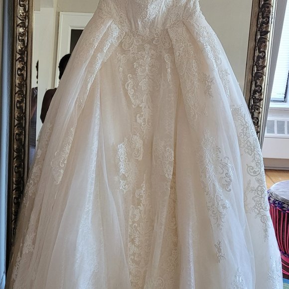 Beautiful Olen Cassini Ivory/Whisper Pink Strapless Ball Gown, Size 12 - Picture 5 of 6